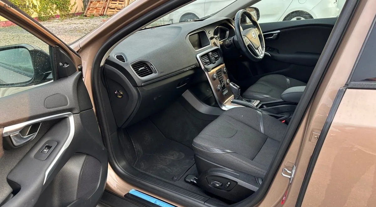 2014 Volvo V40 – photo 2