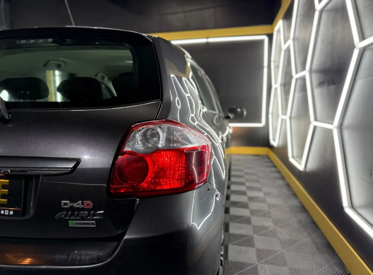 2011 Toyota Auris – photo 12