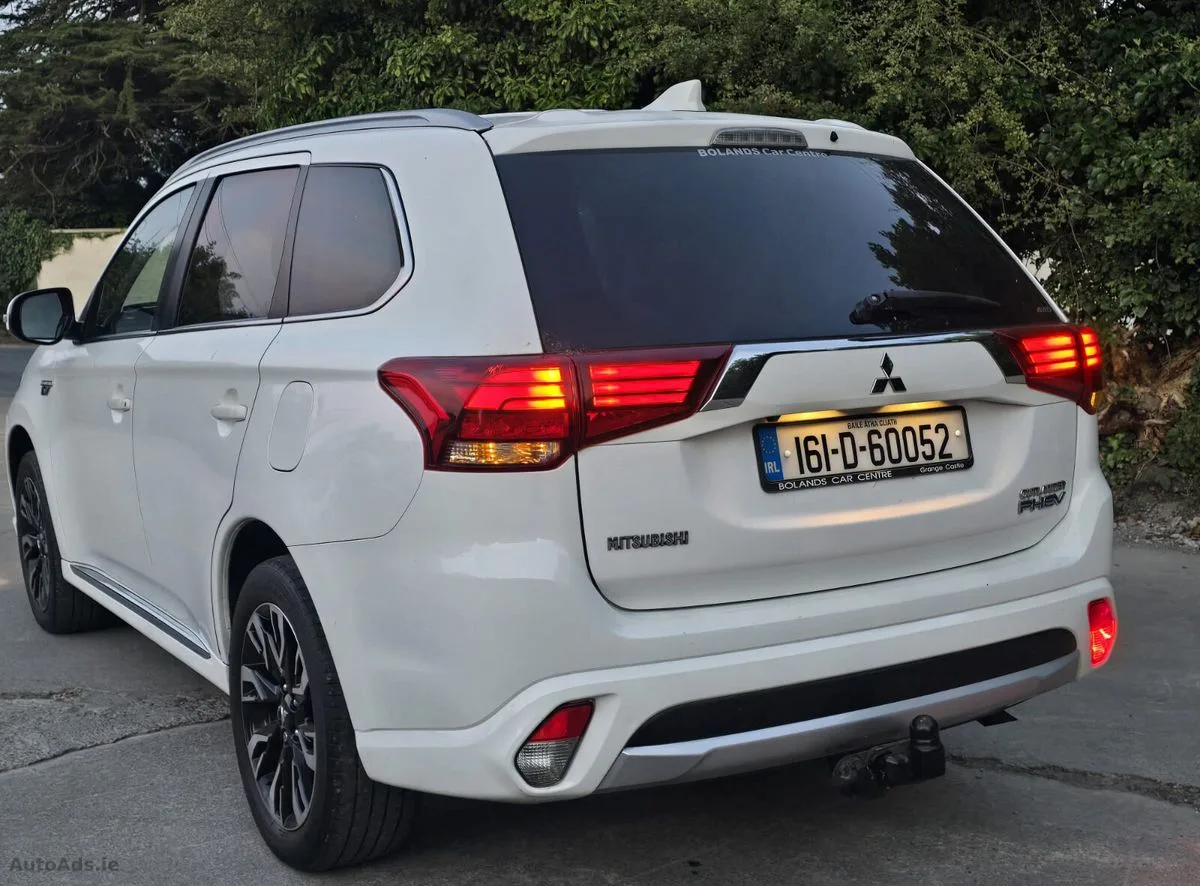 2016 Mitsubishi Outlander – photo 2