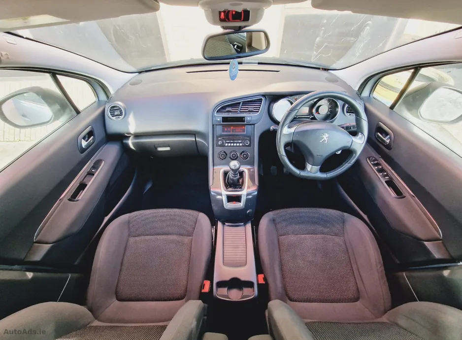 2014 Peugeot 5008 – photo 11