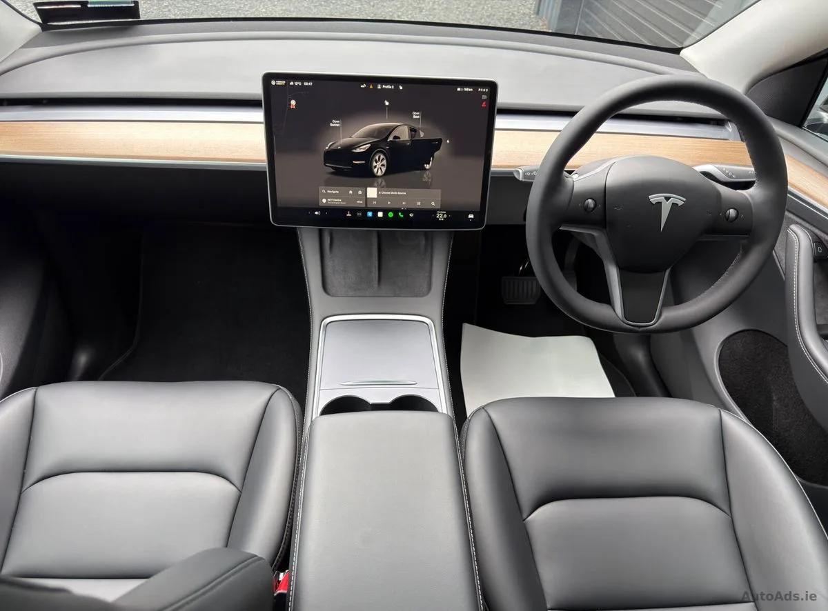 2024 Tesla Model Y – photo 11