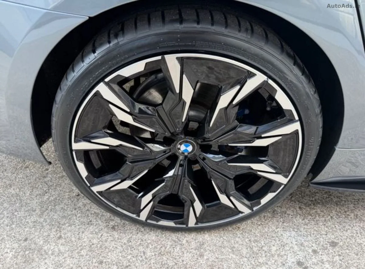 2018 BMW 5-Series – photo 8