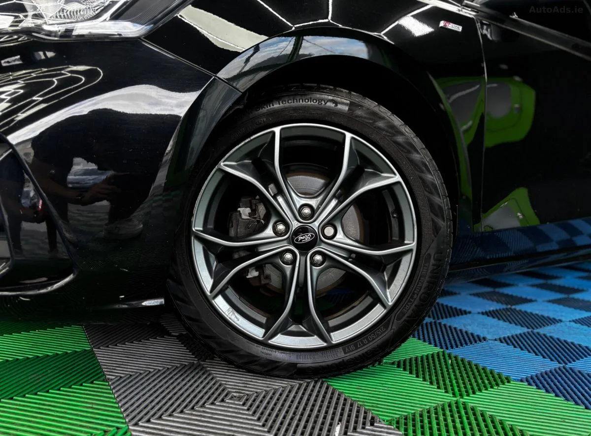 2020 Ford Focus – photo 2