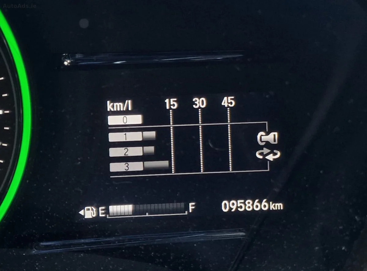 2017 Honda Vezel – photo 2