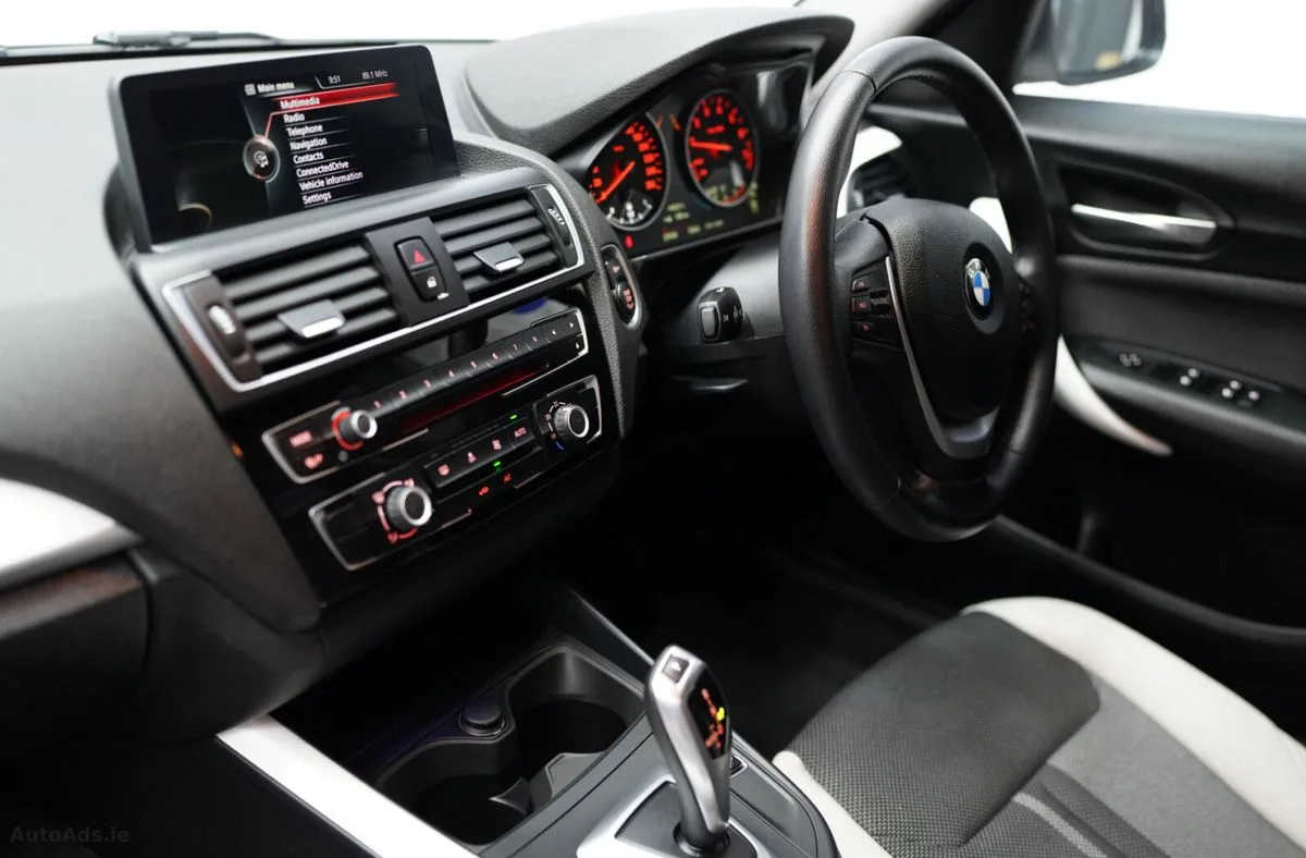 2015 BMW 1-Series – photo 15