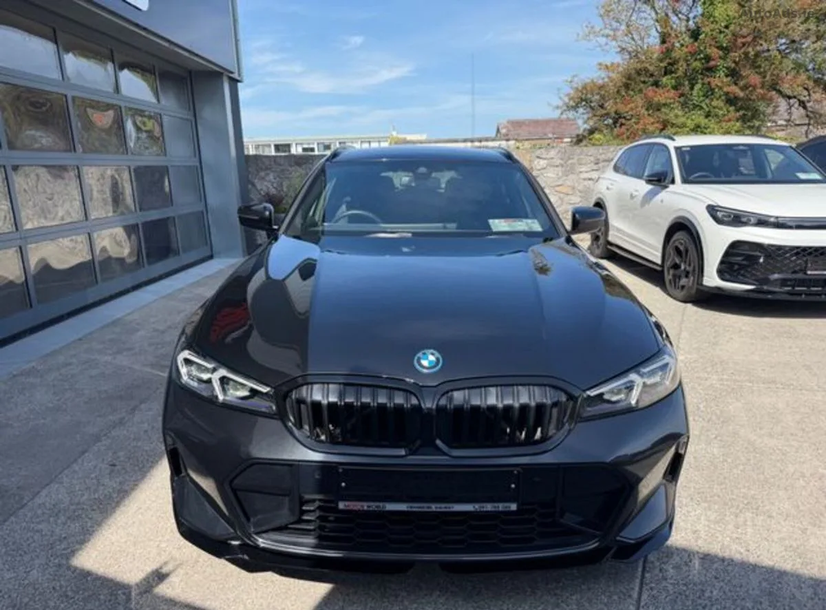 2025 BMW 3-Series – photo 6