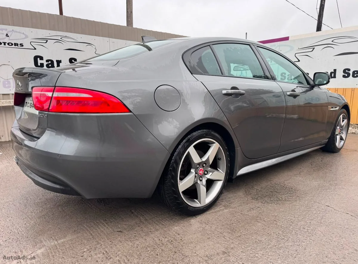 2017 Jaguar XE – photo 9