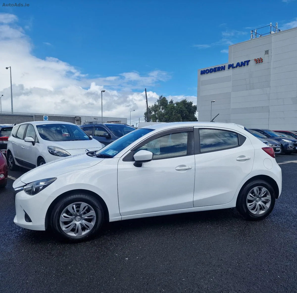 2016 Mazda Demio – photo 2