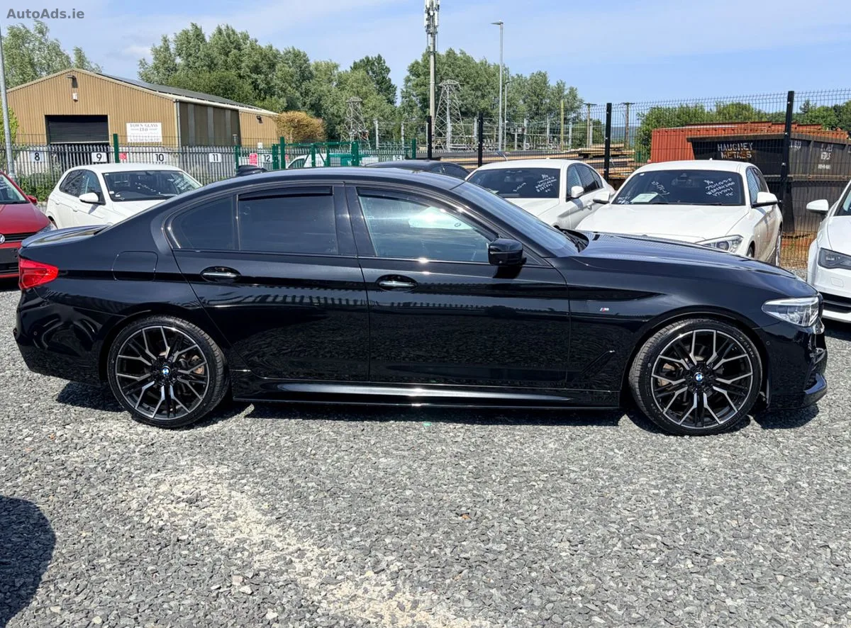 2018 BMW 5-Series – photo 2