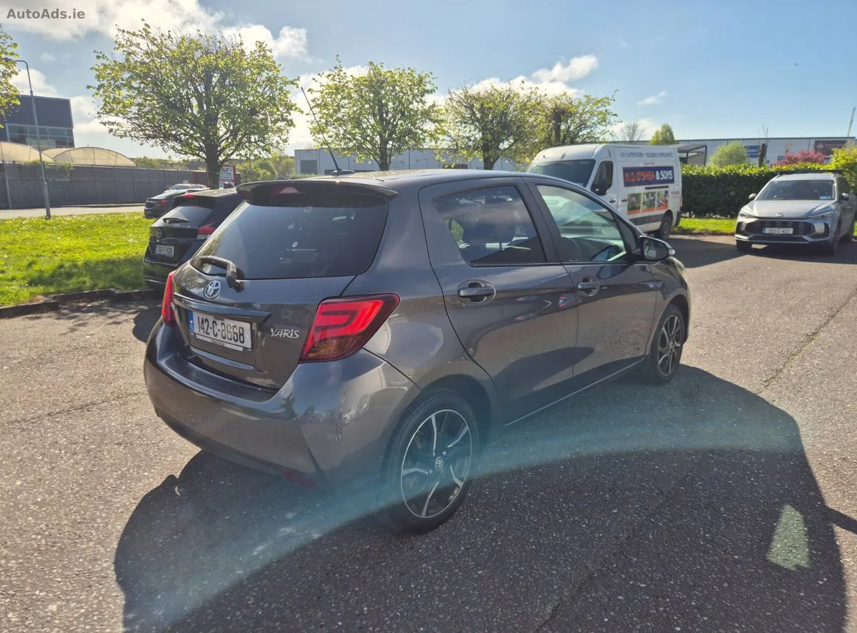 2014 Toyota Yaris – photo 8
