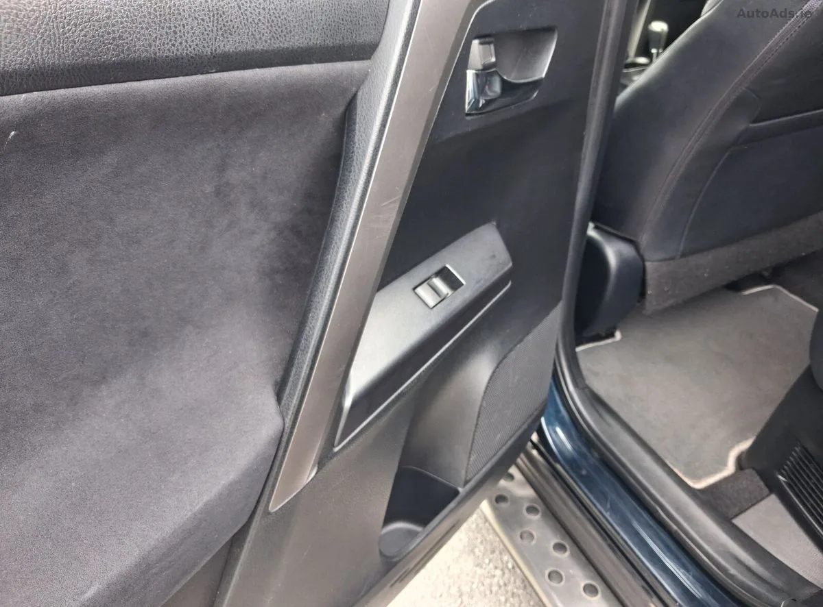 2017 Toyota RAV4 – photo 17