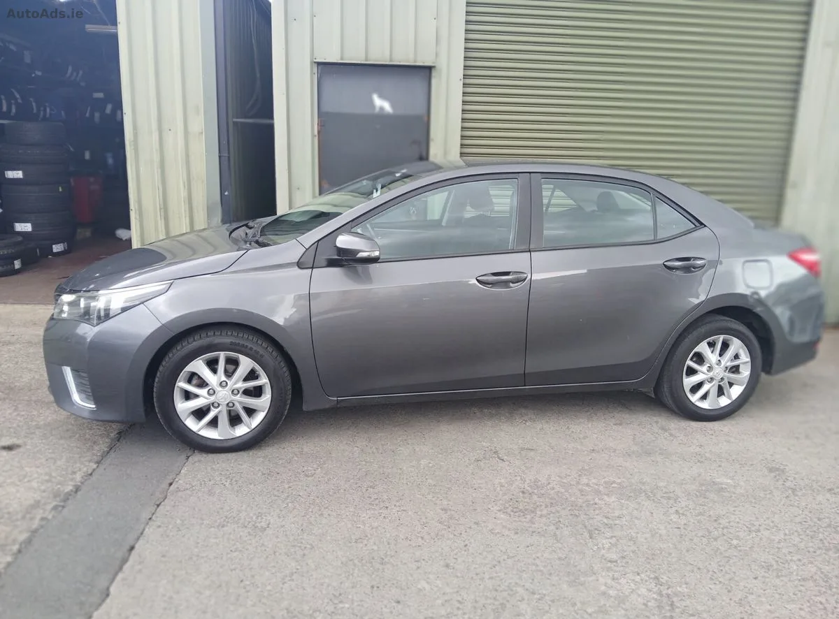 2015 Toyota Corolla – photo 2