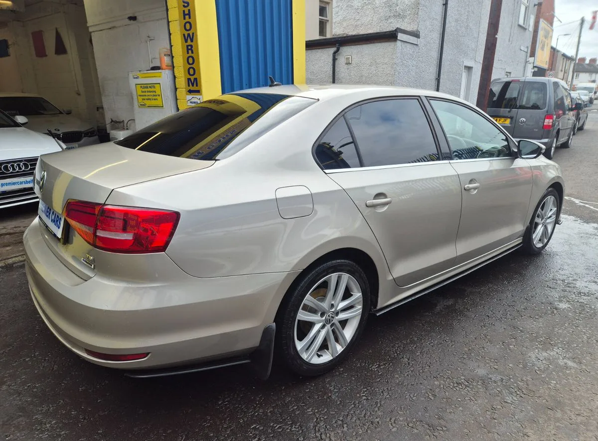 2016 Volkswagen Jetta – photo 2
