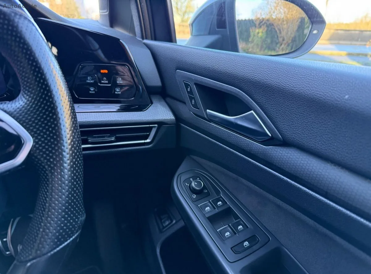 2022 Volkswagen Golf – photo 19