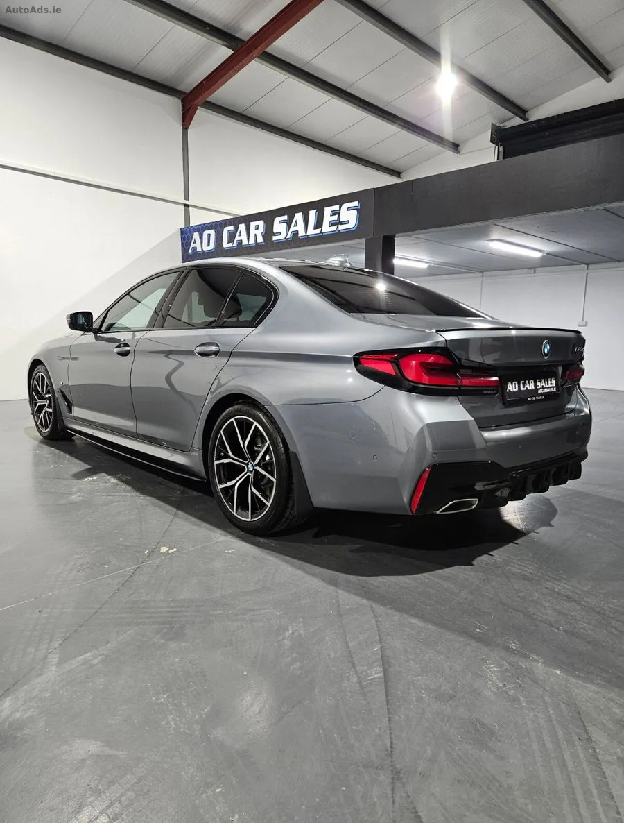 2022 BMW 5-Series – photo 7