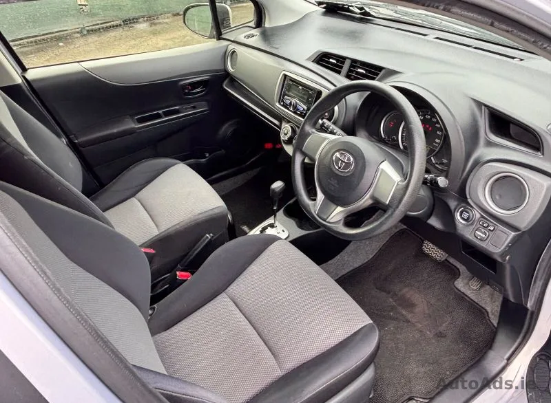 2012 Toyota Vitz – photo 9