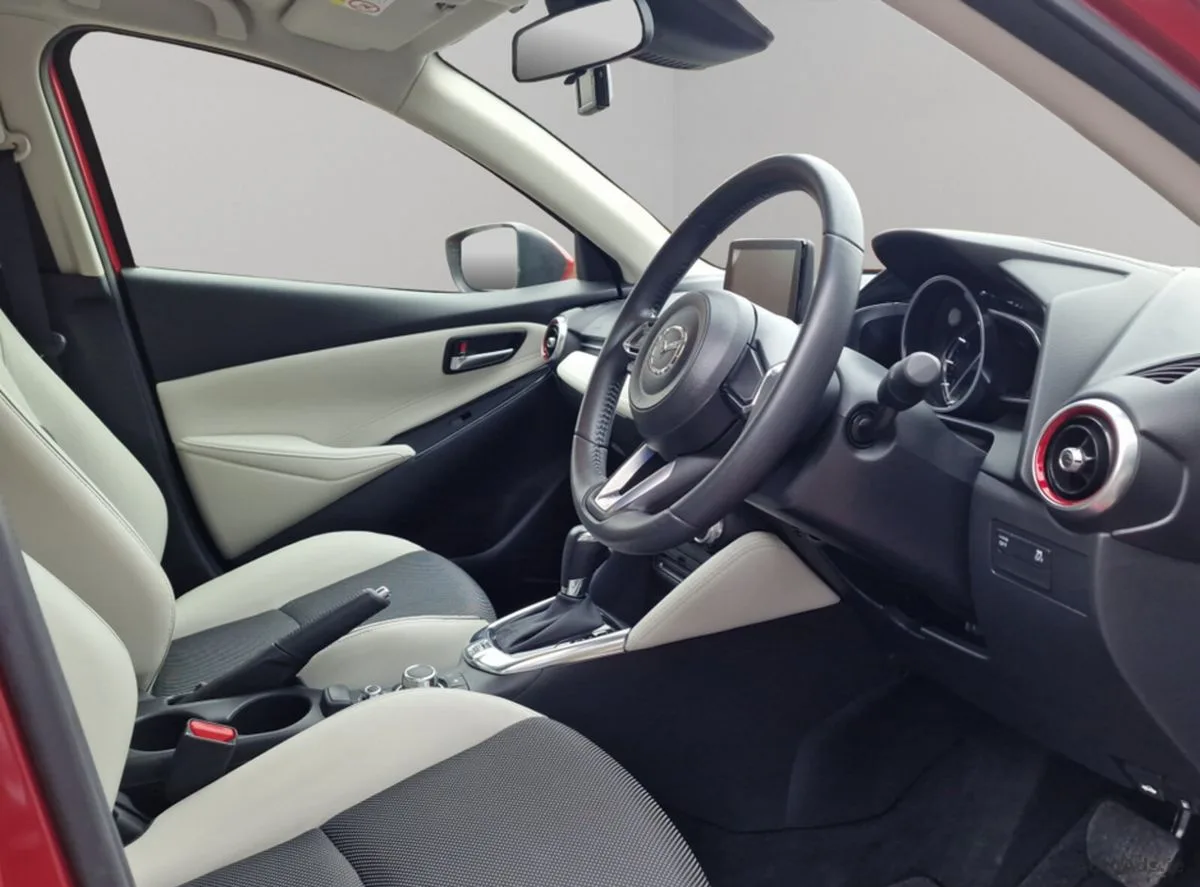 2017 Mazda Demio – photo 4