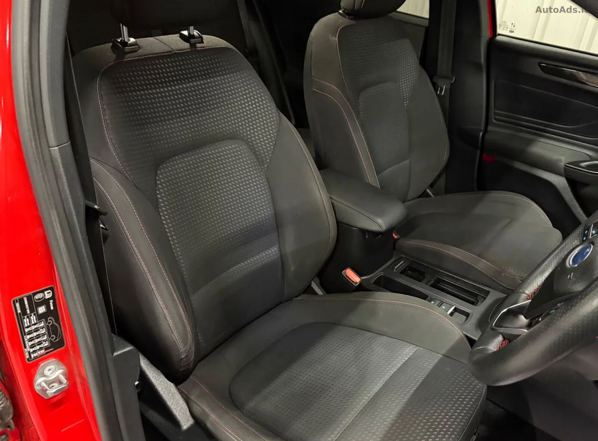 2020 Ford Focus – photo 12