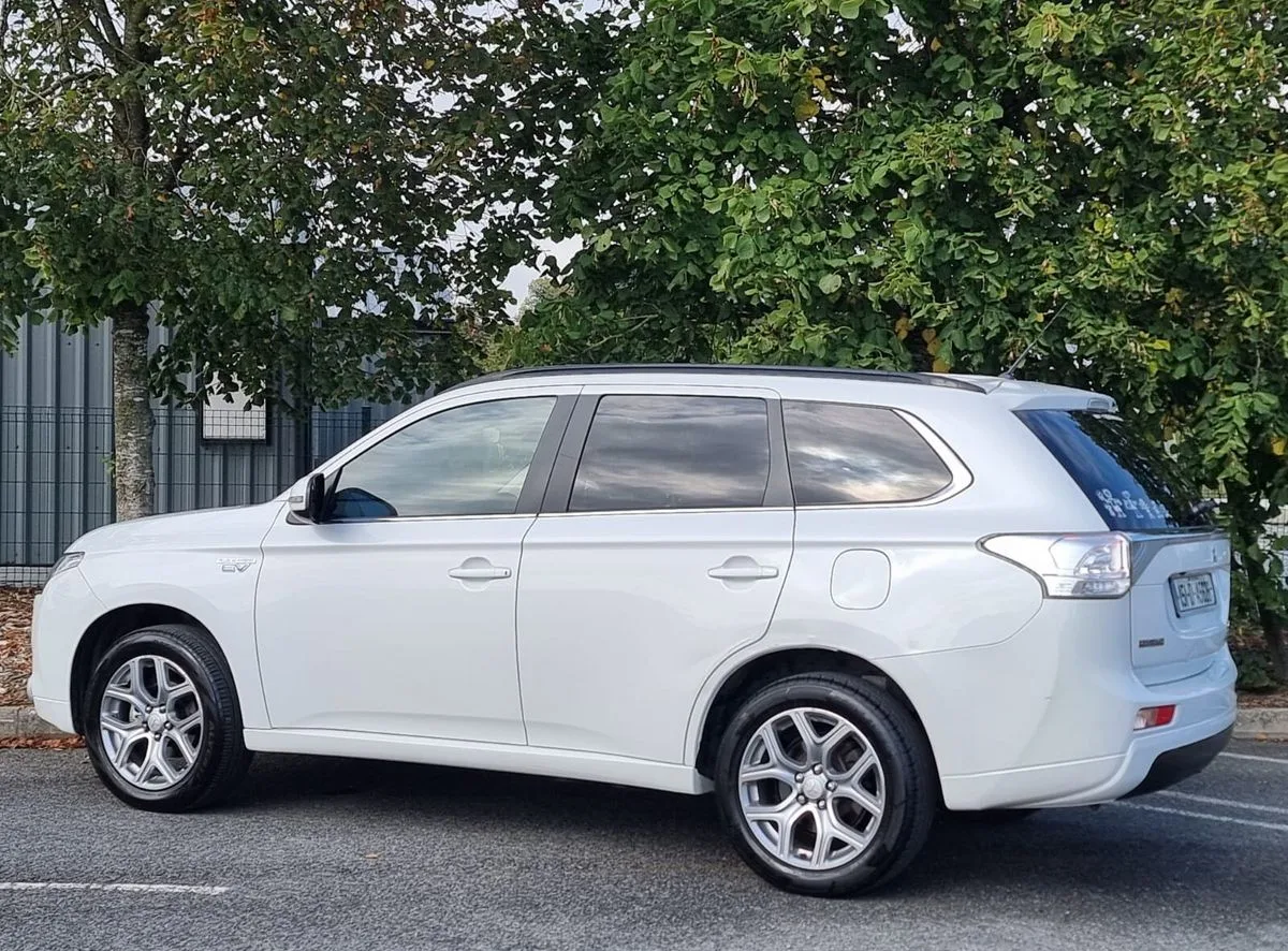 2015 Mitsubishi Outlander – photo 16