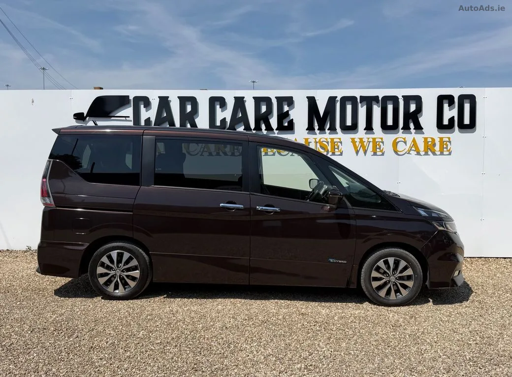 2016 Nissan Serena – photo 2