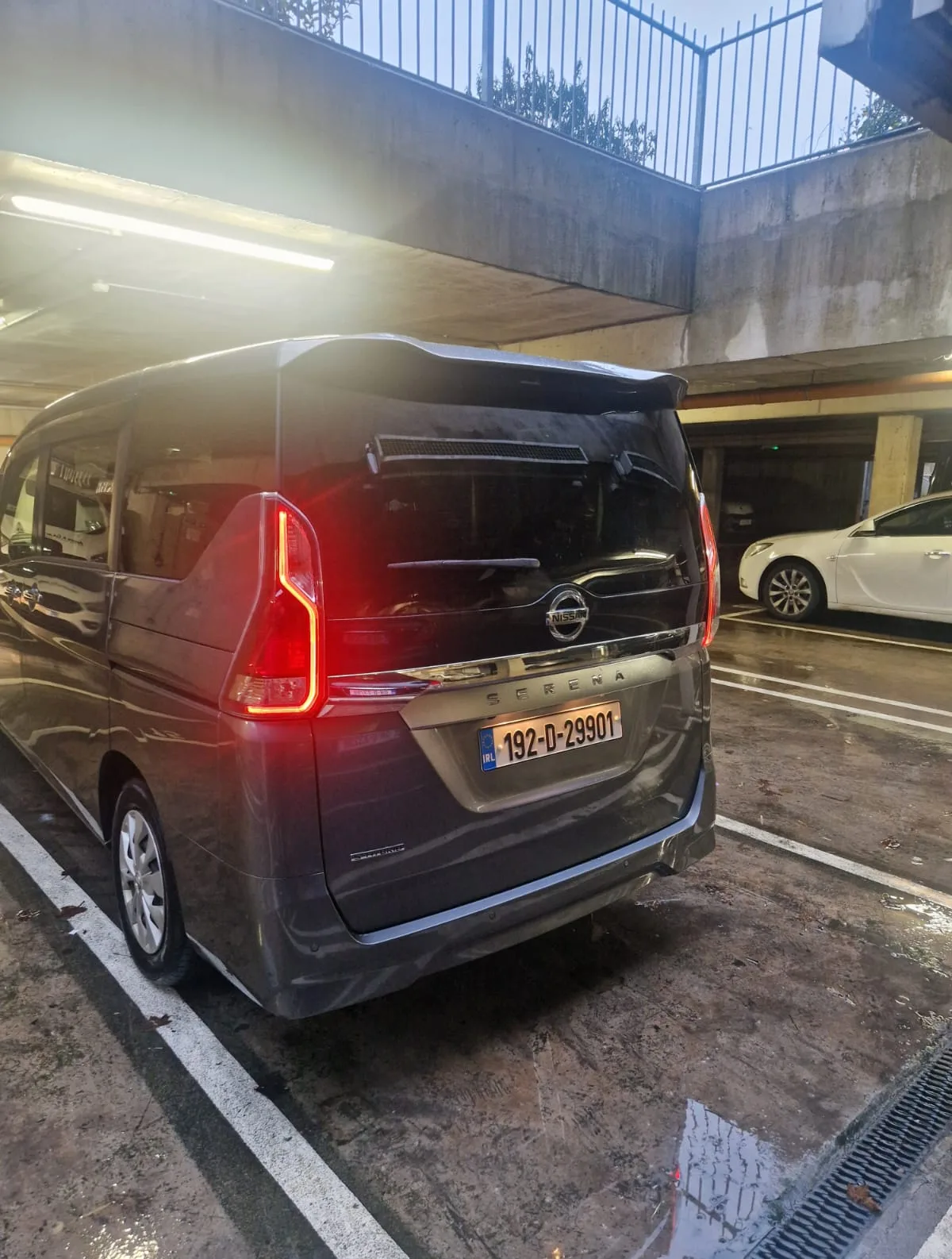 2019 Nissan Serena – photo 4