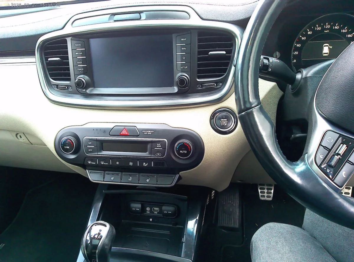 2011 Kia Carens – photo 3