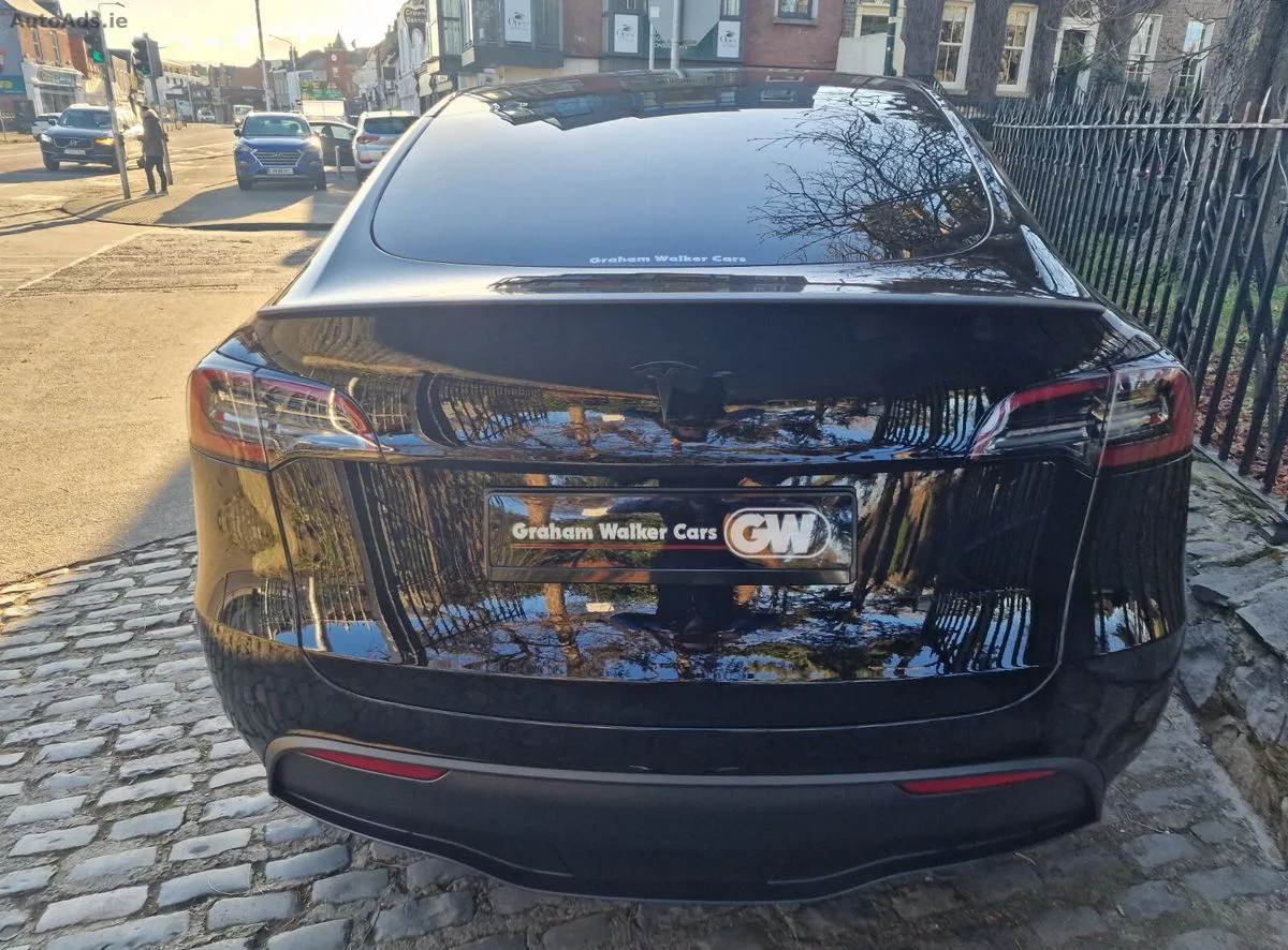 2024 Tesla Model Y – photo 4