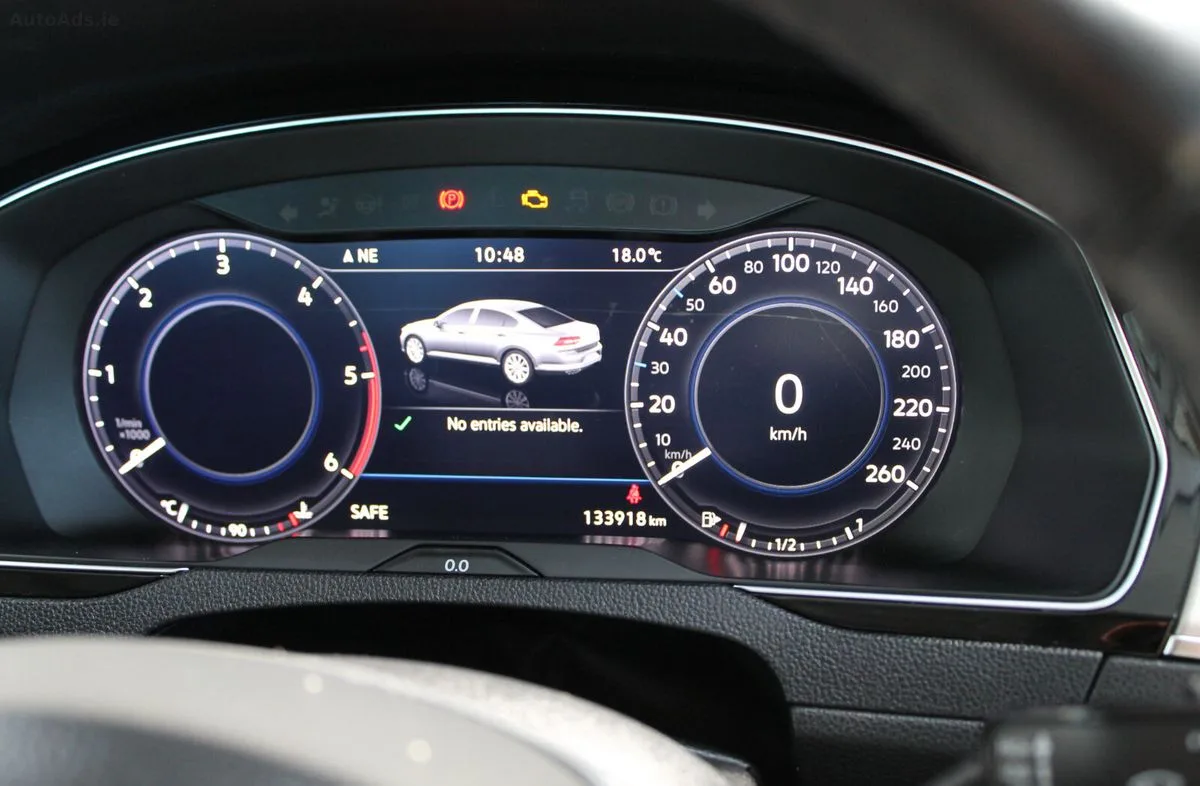 2018 Volkswagen Passat – photo 16