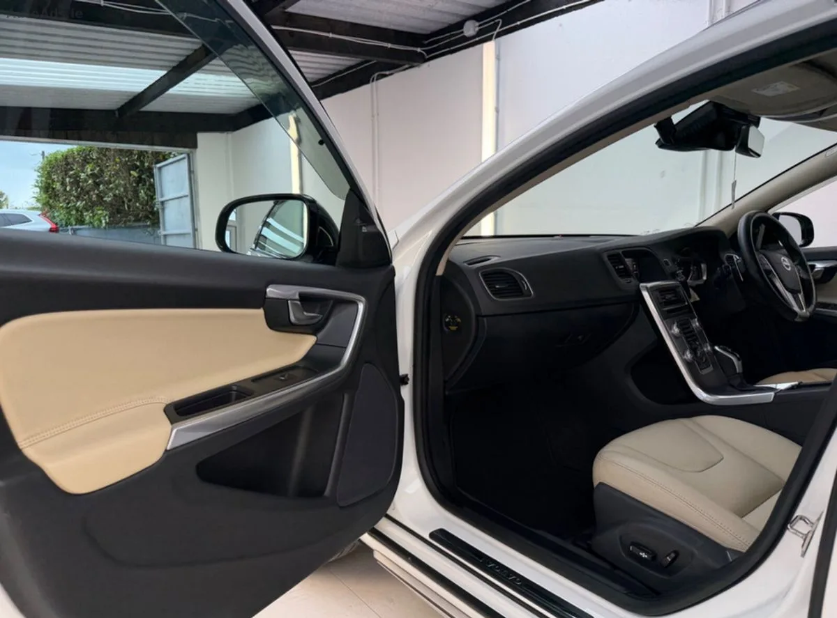 2017 Volvo V60 – photo 18