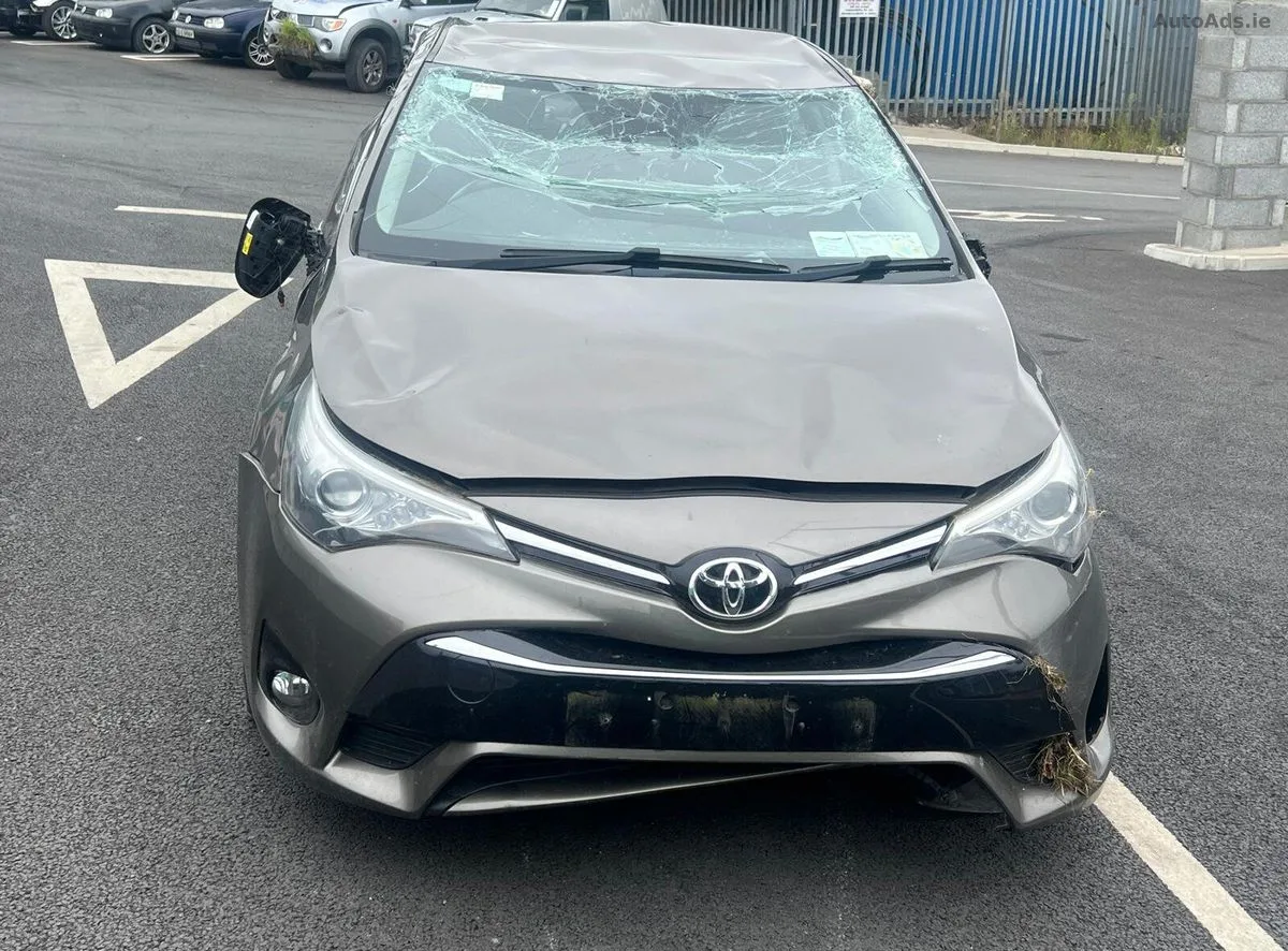 17 TOYOTA AVENSIS 2.0 D LUNA