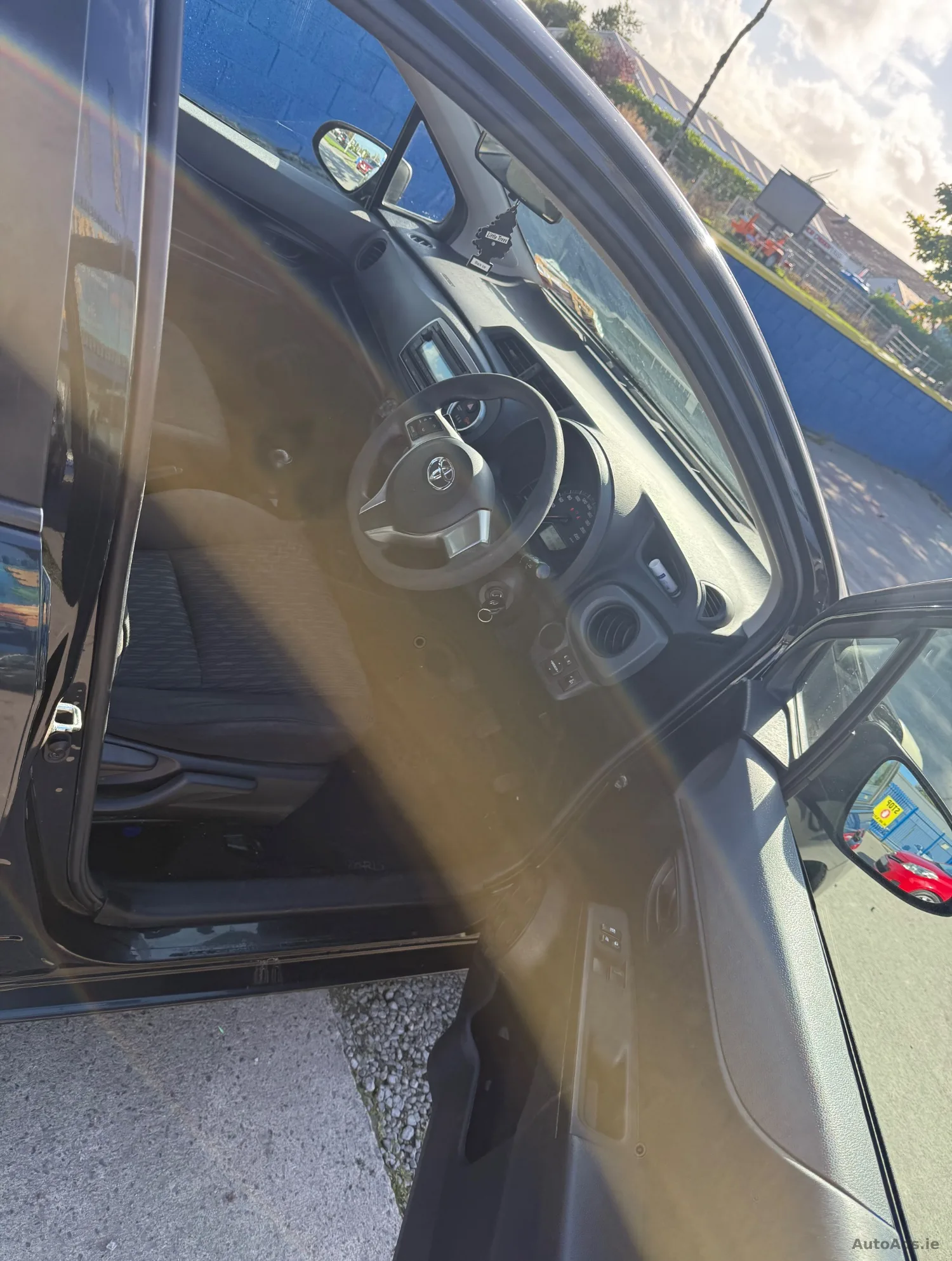 2013 Toyota Yaris – photo 7
