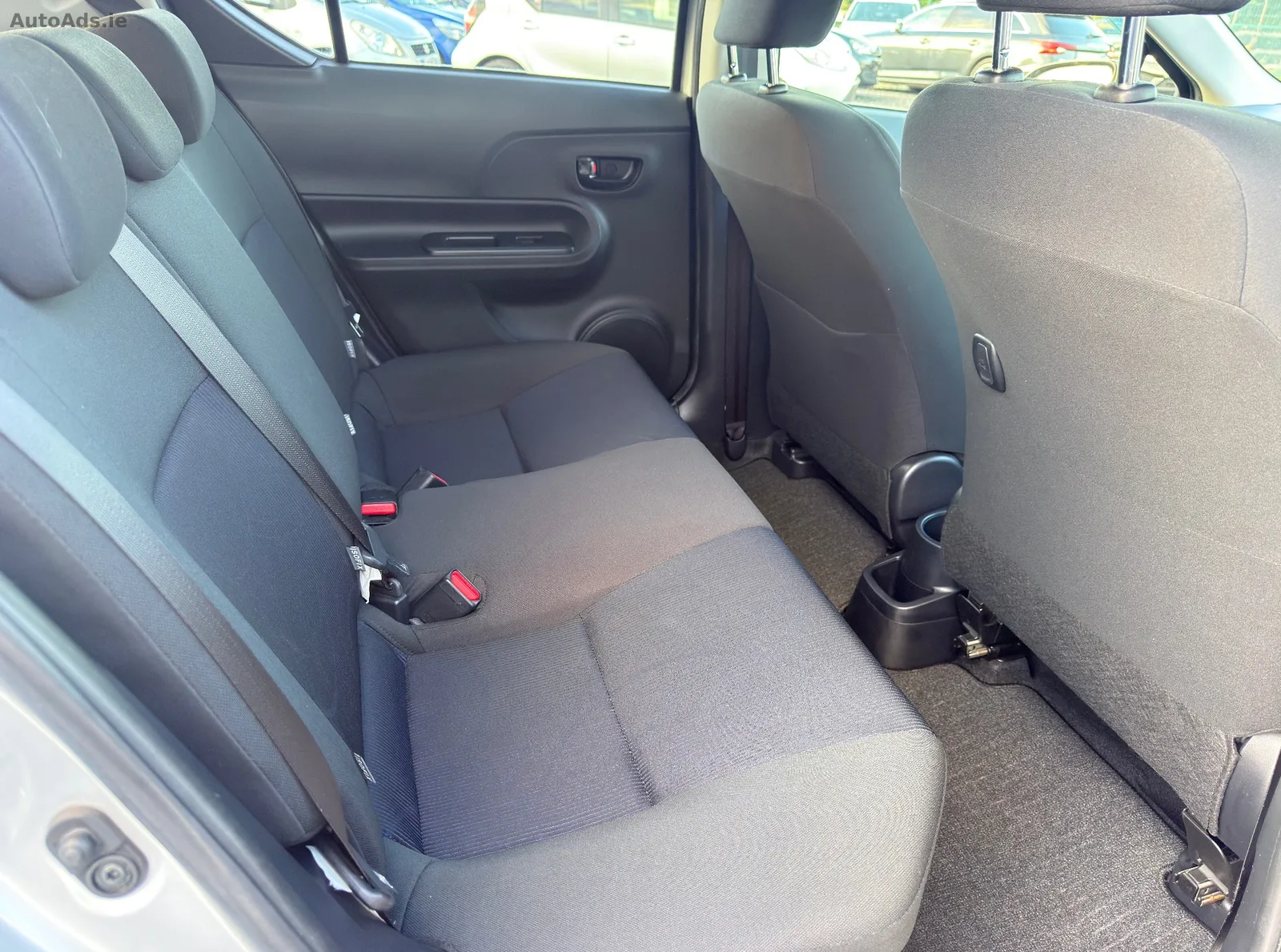 2017 Toyota Aqua – photo 11
