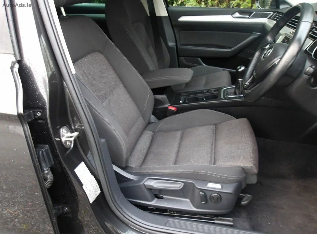 2018 Volkswagen Passat – photo 14