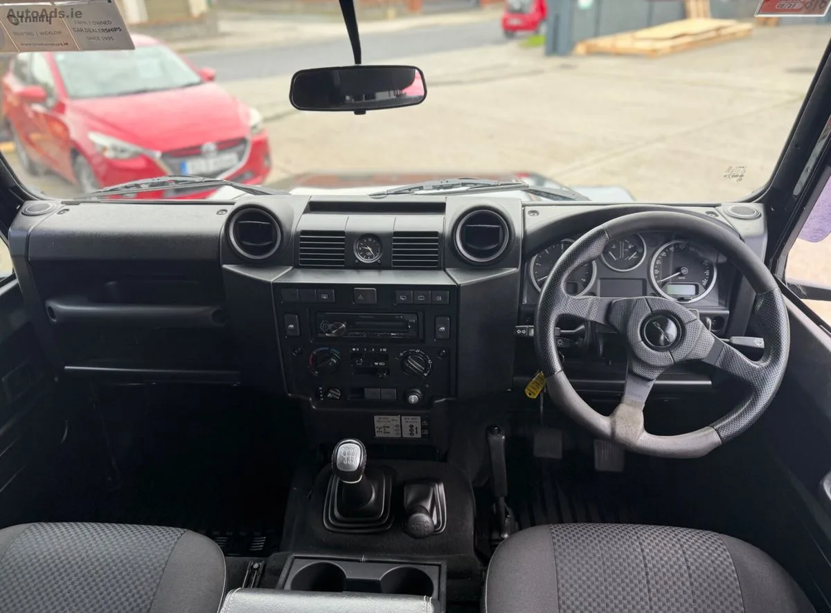 2011 Land Rover Defender – photo 12