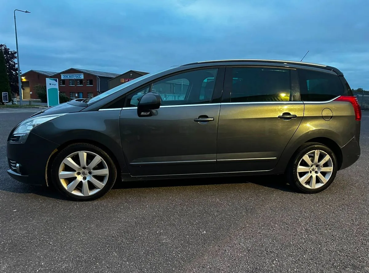 2013 Peugeot 5008 – photo 2