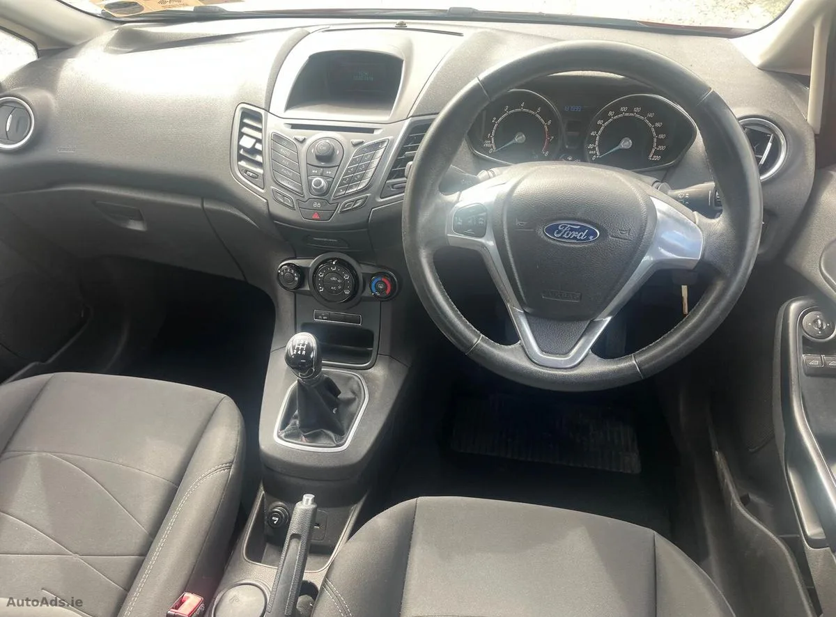 2014 Ford Fiesta – photo 9
