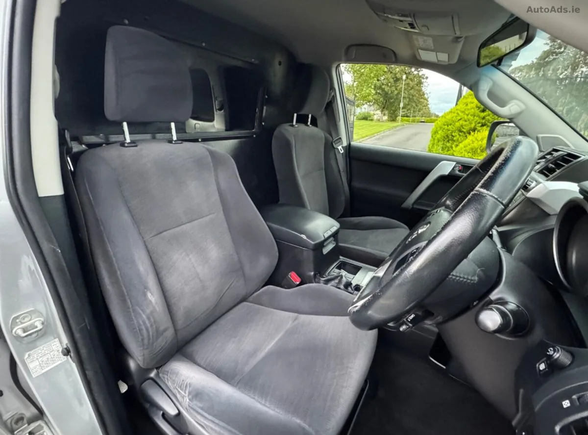 2016 Toyota Land Cruiser – photo 9