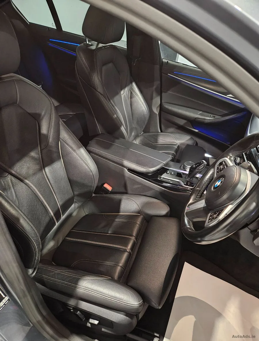 2022 BMW 5-Series – photo 12