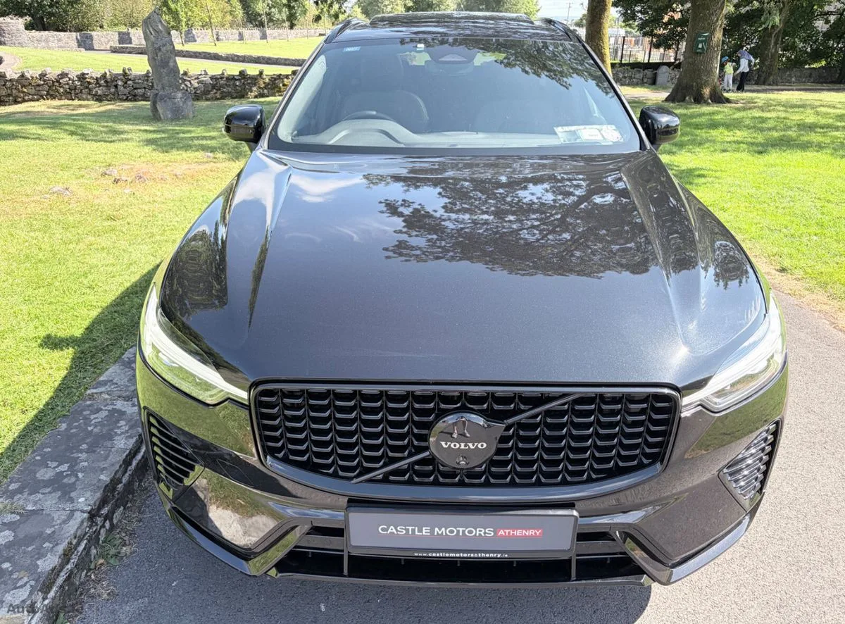 2025 Volvo XC60 – photo 3