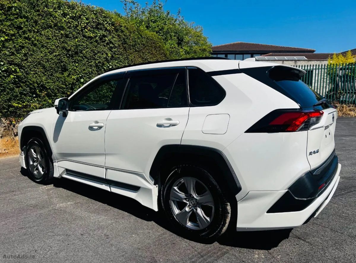 2022 Toyota RAV4 – photo 8