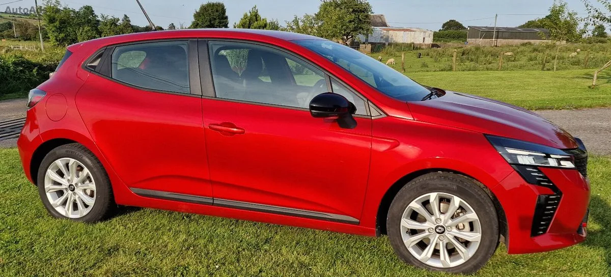 2025 Renault Clio – photo 6