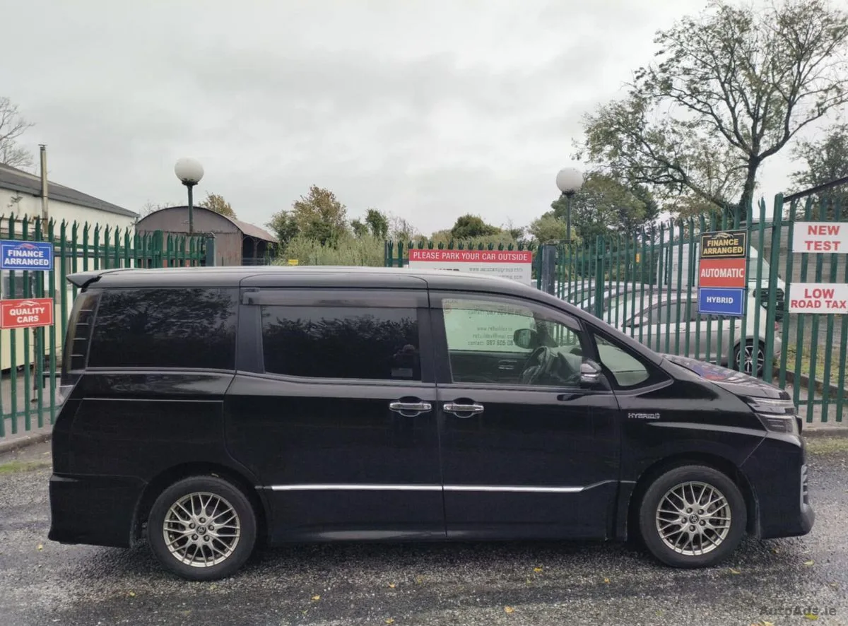 2016 Toyota Voxy – photo 8