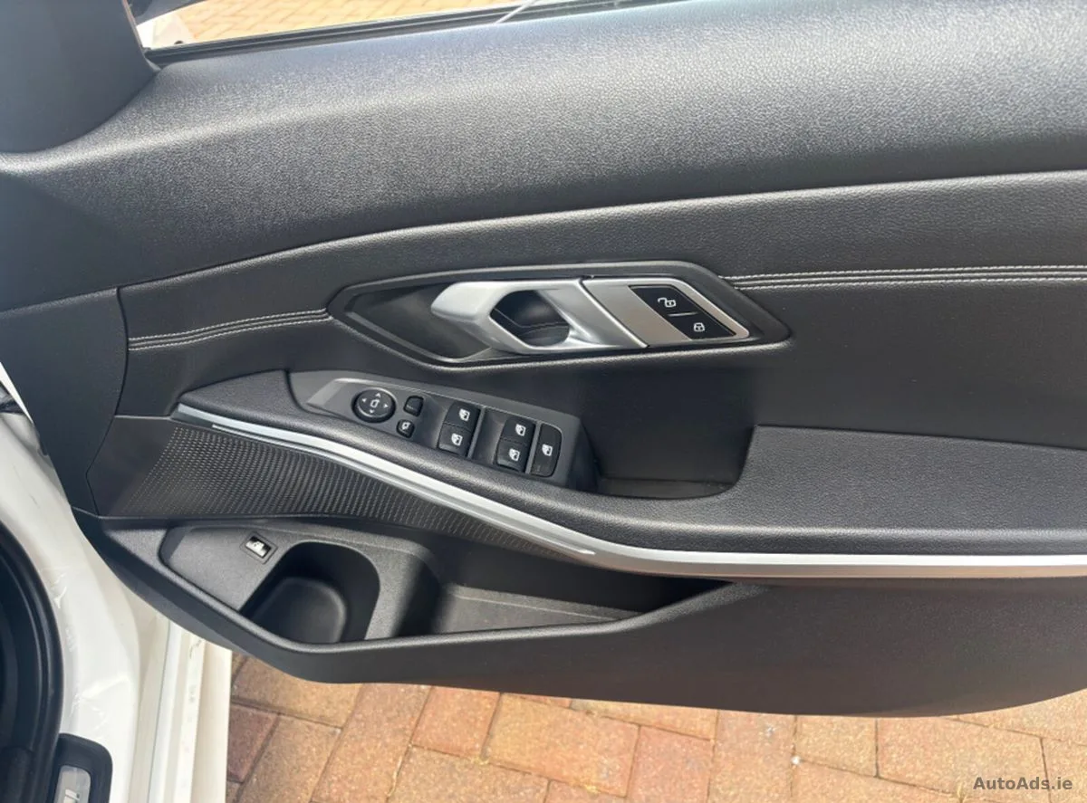 2021 BMW 3-Series – photo 7