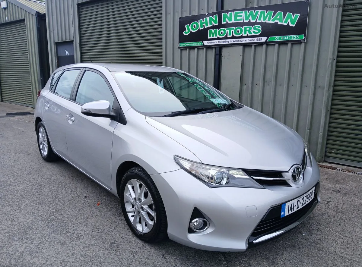 2014 Toyota Auris – photo 2