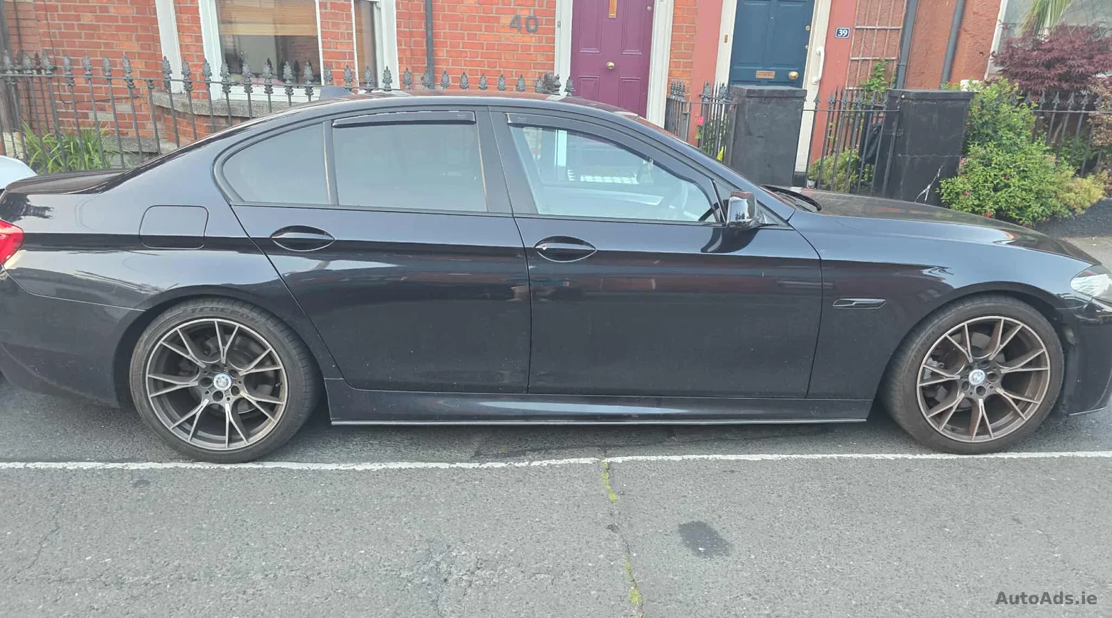 2011 BMW 5 Series – photo 2