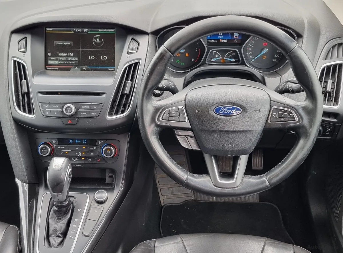 2015 Ford Focus – photo 17