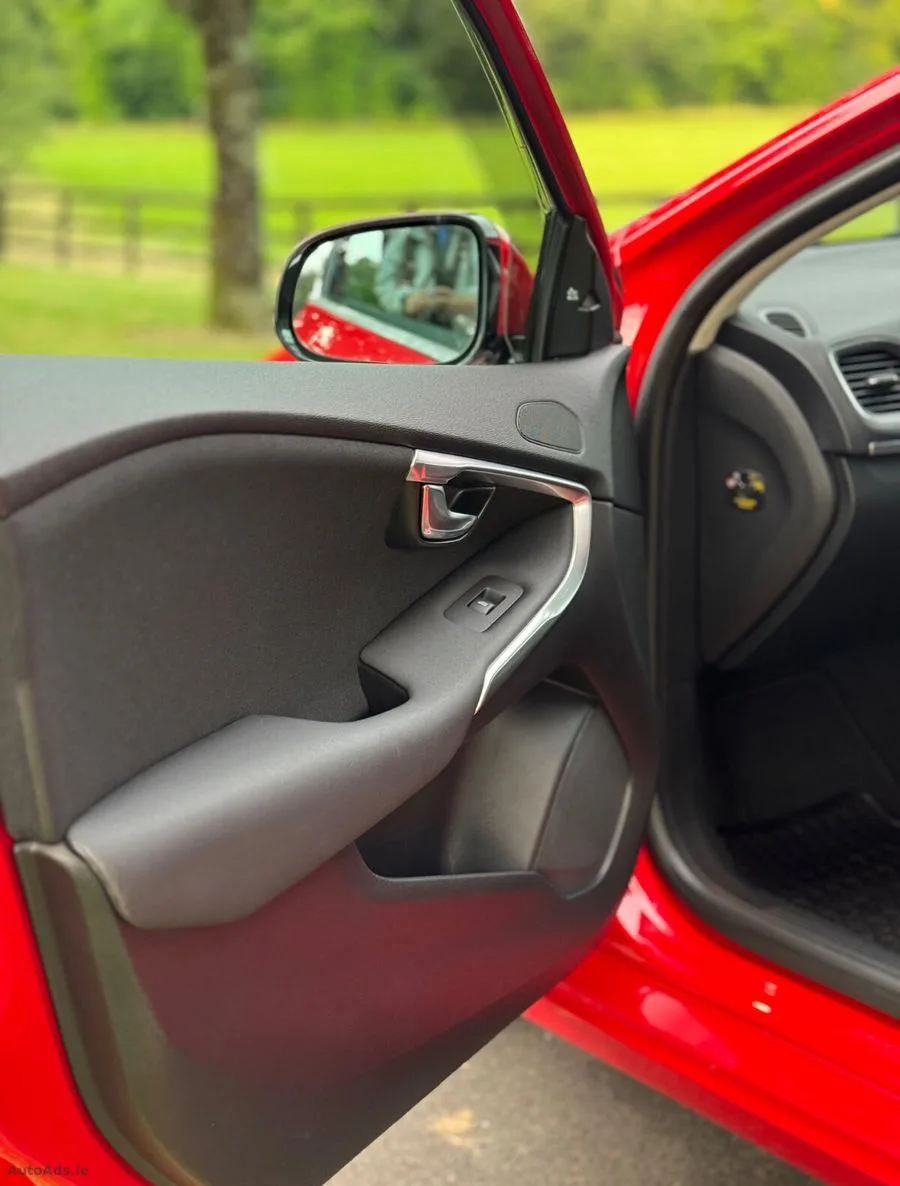 2015 Volvo V40 – photo 16