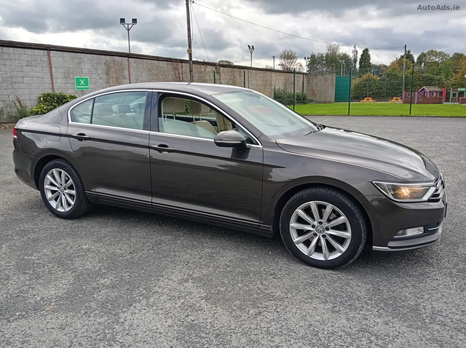 2016 Volkswagen Passat – photo 2