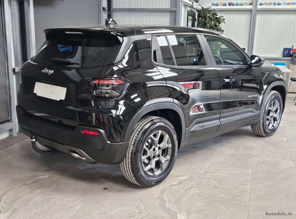 2026 Jeep Avenger – photo 3