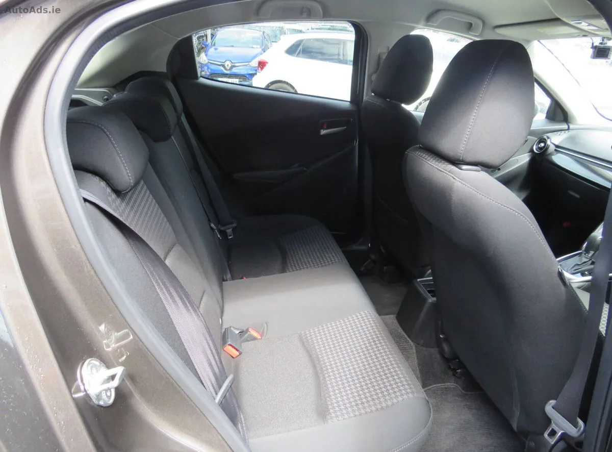 2017 Mazda Demio – photo 8